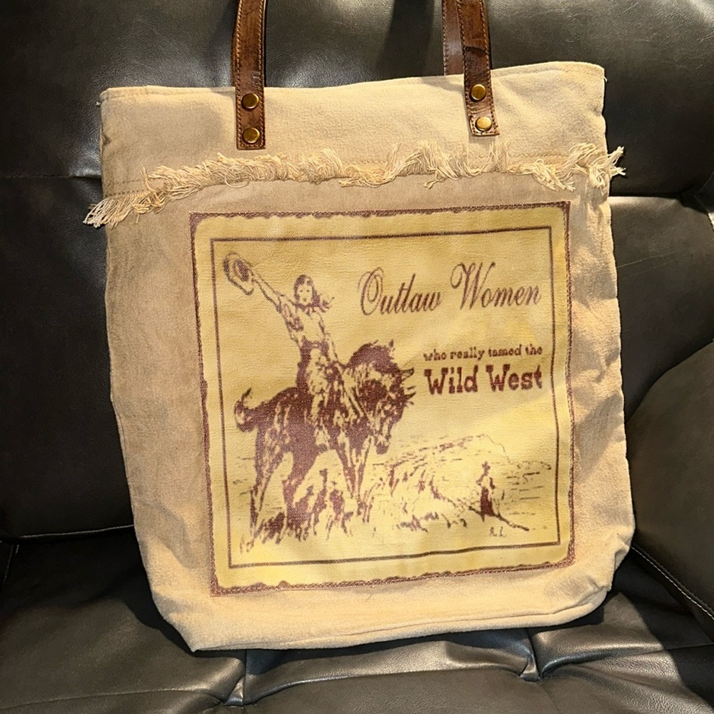 Clea Ray Outlaw Women Purse